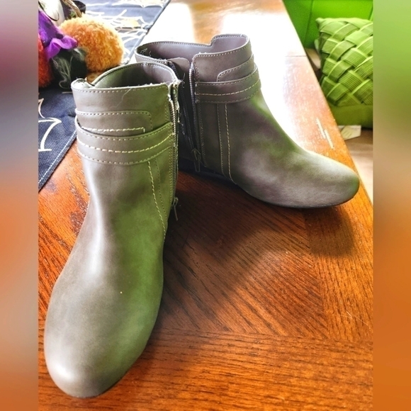 Womens nwot ankle boot - Picture 1 of 10